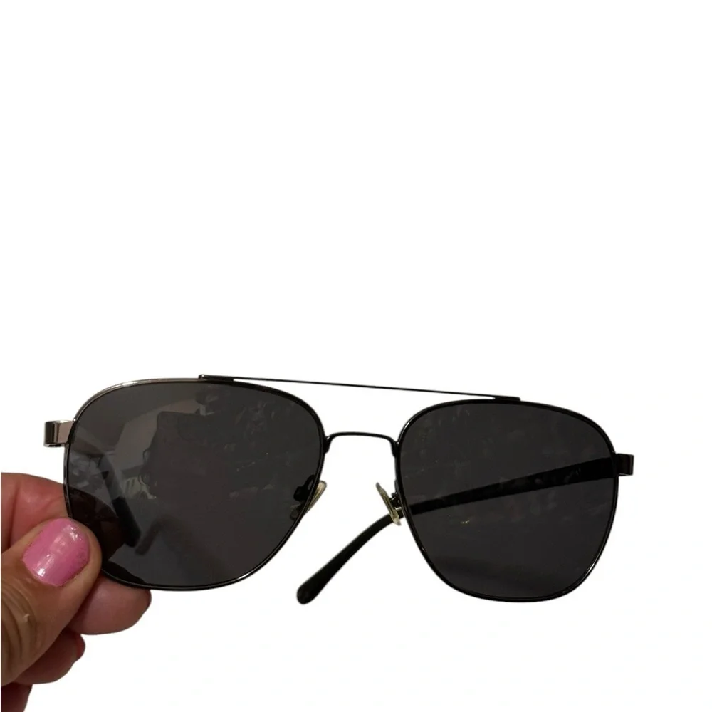 Fossil Black Aviator Sunglasses in great condition no no case